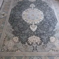 فرش در حد نو با یکسال کارکرد