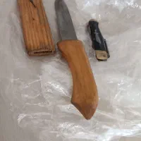 چاقوی ضامن دار جیبی وجاقوی قصابی با قاب چوبی