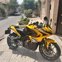 باجاج Rs200