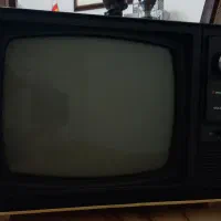 تلویزیون ۱۴ قدیمی سیاه سفید