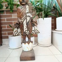 یک عددمجسمه نووزیبا