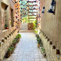 عمارت قجری افسرسلطنه درنیرزیباباویوی باغ۳۵۰۰متری|اجارهٔ کوتاه‌مدت ویلا و باغ|تفت, |دیوار