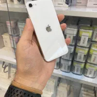 ایفون se2020 در حد فوق العاده نو