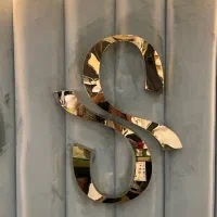 ادمین حضوری سالن زیبایی