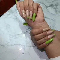 کاشت ناخن فقط هزینه مواد با لاک ژل رایگان پا