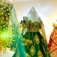 نیازمند خیاط لباس عروس|استخدام هنری و رسانه|پردیس, فاز ۶|دیوار