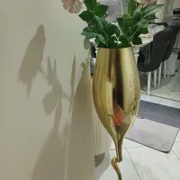 گل به همراه گلدان