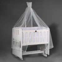 تخت گهواره ای کنار مادر