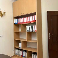 دو عدد کتابخانه و کمد در حد نو