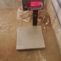 ترازو دیجیتال ۳۰۰کیلوگرم