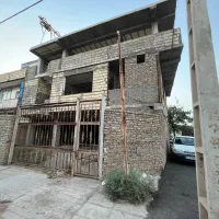 ساختمان دو طبقه رو پیلوت سر نبش