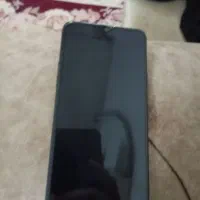 یک گوشی دارم برای فروش است