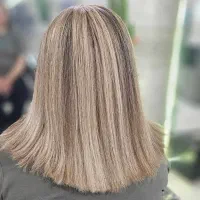اجاره میز ناخن،صندلی رنگ و کراتین ومیکاپ وشینیون|خدمات زیبایی و سلامت|تهران, عبدلآباد|دیوار