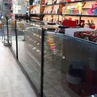 فروش میز و ویترین مغازه