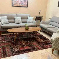 مبل راحتی سفارشی همراه با شش عدد صندلی نهارخوری