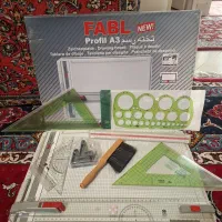 تخته رسم و تمام لوازم معماری و نقشه کشی