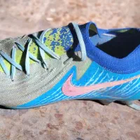 کتونی استوک سایز ۴۲ . معاوضه با کتونی سالنی دارم