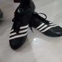 کفش فوتبال و اسپرت