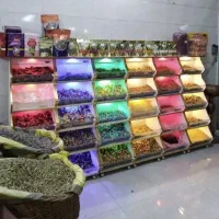 طبقات آجیل و حبوبات تخمه و تنقلات آبشاری و پلکانی