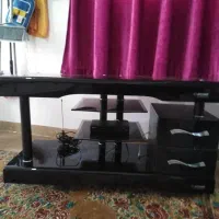 میز تلویزیون شیشه ای