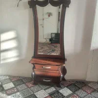 آیینه کنسول و تخت خواب