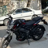 موتورسیکلت Bajaj NS 200 نیوفیس صفر مدل ۱۴۰۴