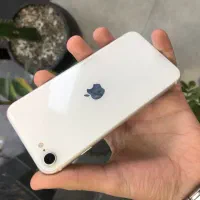 ایفونse2020لازرورق