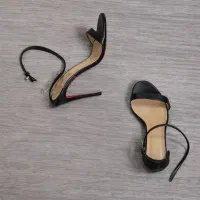 کفش پاشنه بلند زنانه