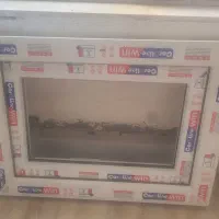 کابینت فلزی تمیز وسالم و پنجره دوجداره نوupvc