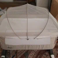 تخت کنارمادر