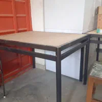 میز فلزی