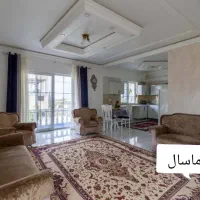 مبلمان کرم طلایی رنگ