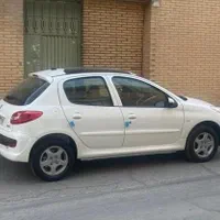 پژو 207i اتوماتیک، سقف شیشه مدل ۱۴۰۴