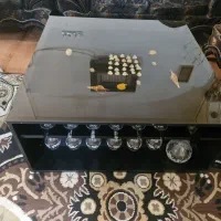 مبل ۳ نفره و تک نفره همراه با میز