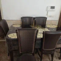 میز نهار خوری 6 نفره بسیار تمیز و در حد نو