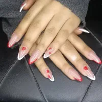 کاشت ناخن با قیمت باور نکردنی 230