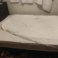 تخت دونفره با امکان تعبیه چراغ خواب