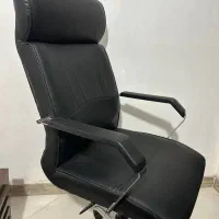 صندلی چرخدار اداری
