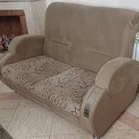 کاناپه دو نفره کارکرده،کاملاً سالم و قابل استفاده.