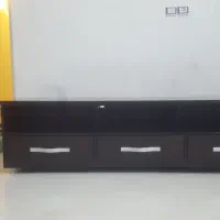 میز، تلویزیون..