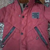 کاپشن|کفش و لباس بچه|قم, منبع آب|دیوار