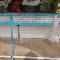 سبد میوه فروشی با قوطی نو و فنس نو ساخته شده