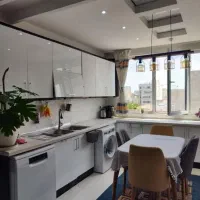 خانم جهت انجام امور منزل