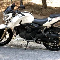 آپاچی 200 سفید فوق‌العاده تمیز