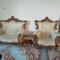 مبل 7 نفره و جلو مبلی کاملا سالم و زیبا