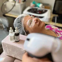 آموزش و خدمات پوست