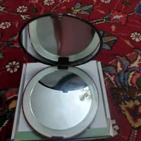 آینه مسافرتی رینگ لایت دار زیر قیمت . کاملا نو