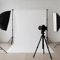 استخدام مدل خانوم برای تولید محتوا