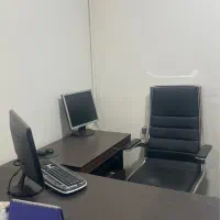 منشی کارگاه لوستر سازی