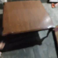 میز. جلومبلی